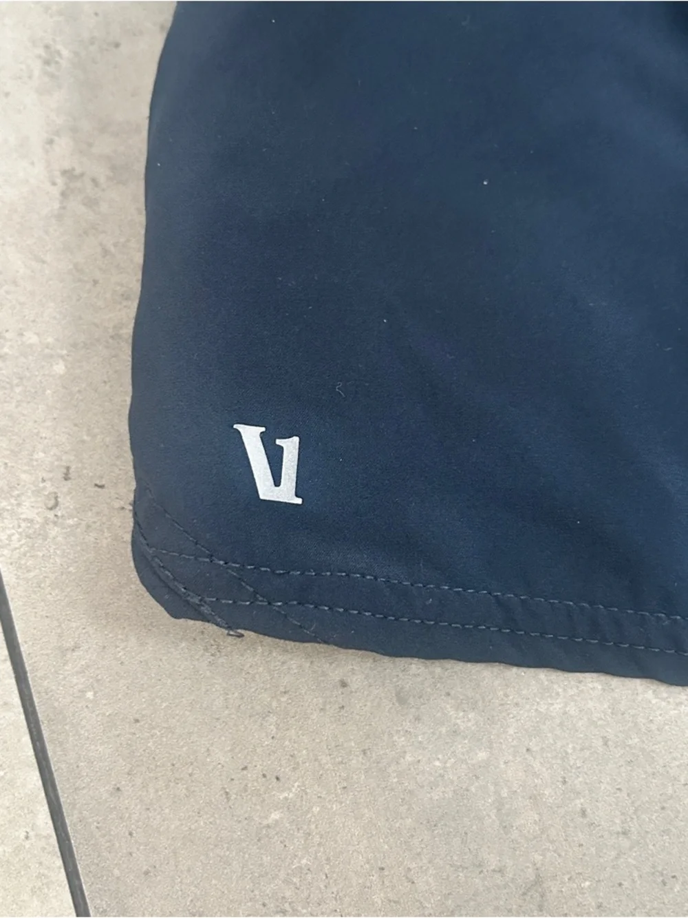 Vuori Clementine 2.0 shorts Navy small - Picture 3 of 6
